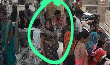 रायपुर: ज्वेलरी शॉप से ढाई लाख रुपये के सोने के दो हार उठा ले गई महिला