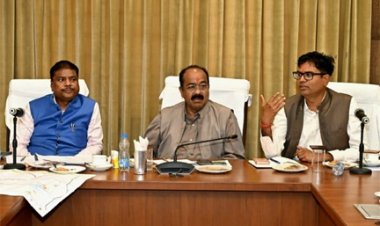 उप मुख्यमंत्री अरुण साव ने वन एवं पर्यावरण मंत्री केदार कश्यप और वित्त मंत्री  ओ.पी. चौधरी के साथ राज्योत्सव व प्रधानमंत्री के नवा रायपुर प्रवास की तैयारियों की समीक्षा की