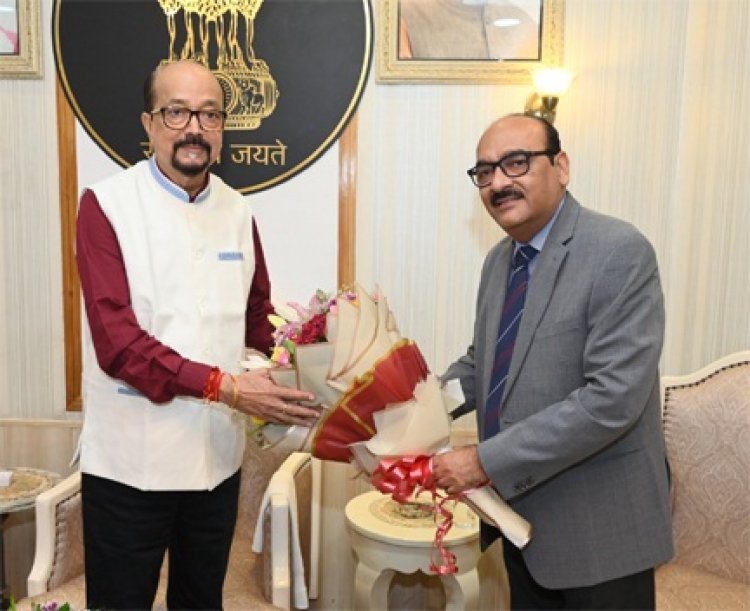राज्यपाल रमेन डेका से नव नियुक्त मुख्य सचिव ने सौजन्य भेंट की