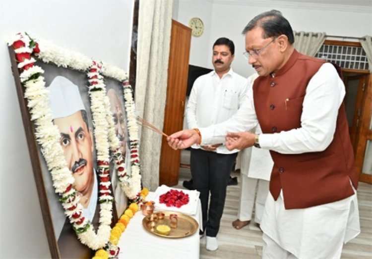 मुख्यमंत्री साय ने राष्ट्रपिता महात्मा गांधी और पूर्व प्रधानमंत्री लाल बहादुर शास्त्री को उनकी जयंती पर किया नमन