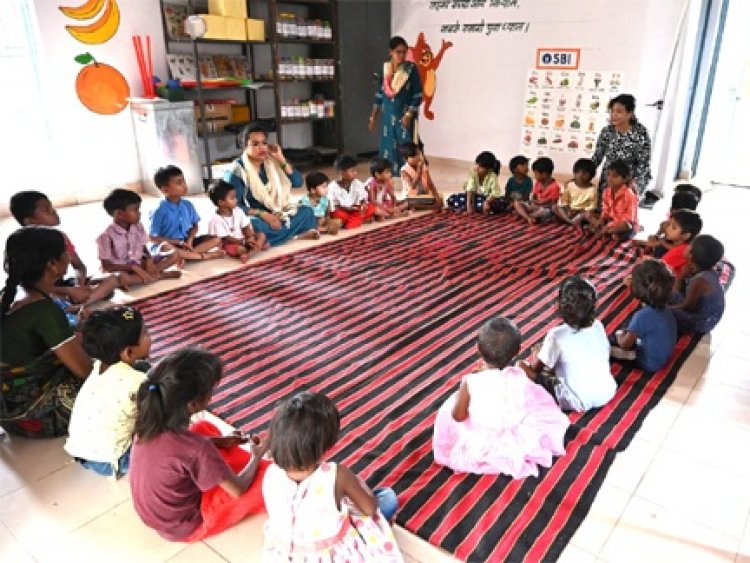 आंगनबाड़ी केंद्रों की बदली तस्वीर खेलते-खिलखिलाते नन्हे कदमों से संवर रहा भविष्य