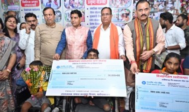 छत्तीसगढ़ राज्योत्सव का भव्य शुभारंभ, हितग्राहियों को मिला लाभ—सांस्कृतिक संध्या ने बांधा समां