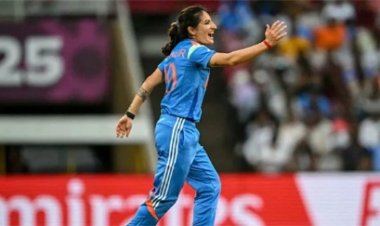 कपड़े की गेंद से वर्ल्ड कप तक पहुंची रेणुका