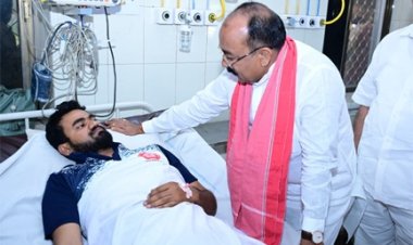 उप मुख्यमंत्री अरुण साव रेल हादसे में घायल लोगों से मिले