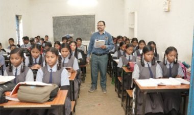 युक्तियुक्तकरण नीति से विद्यार्थियों तक पहुँच रही शिक्षकों की विशेषज्ञता का लाभ