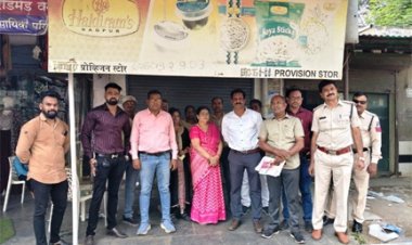 हाउसिंग बोर्ड की दुकानों से अवैध कब्ज़ा हटाया गया