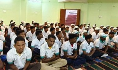 हिंसा और भय के रास्ते को छोड़ आत्म सुधार की राह पर पुनर्वासित माओवादी