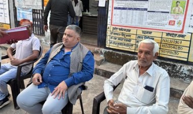 पर्यटन मंत्री राजेश अग्रवाल ने किया धान खरीदी केन्द्र डांडगांव का निरीक्षण