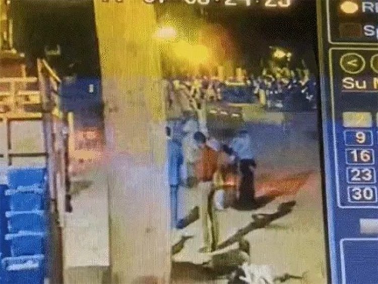 मेकाहारा में बुर्का पहनी महिलाओं ने फेंका भ्रूण