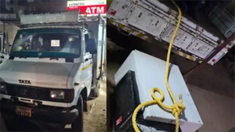 छत्तीसगढ़ में मेटाडोर चोरी कर उखाड़ ले गए ATM