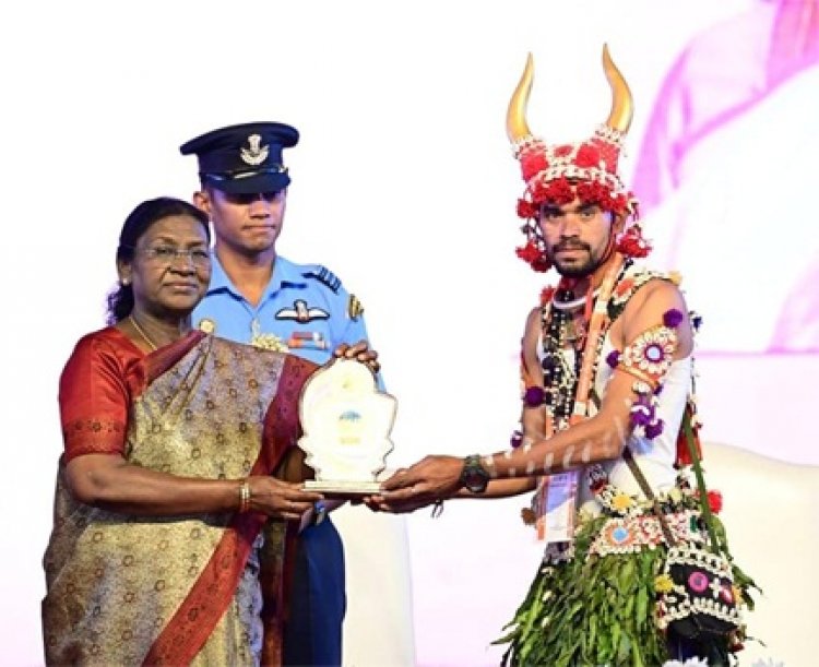 लोक कला महोत्सव में लिंगों घोटुल मांदरी नृत्य दल प्रथम कोण्डागांव जिले का बढ़ाया मान