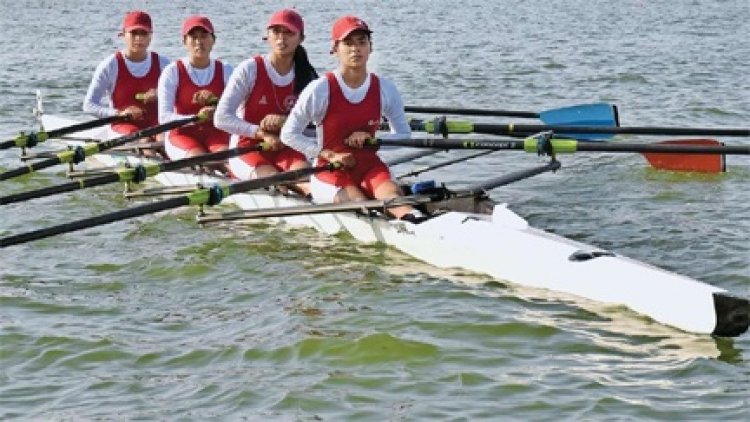 रोइंग चैंपिय‍नशिप, बड़े तालाब में लहरों पर खिलाड़ी दिखा रहे हैं अपना कौशल