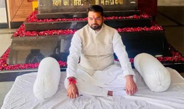 रायपुर निगम की बदहाल वित्तीय हालत पर उपवास