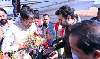 वित्त मंत्री ओपी चौधरी का जशपुर आगडीह हवाई पट्टी में हुआ आत्मीय स्वागत