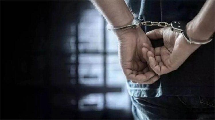 भारत-दक्षिण अफ्रीका मैच के दौरान खेल रहे थे ऑनलाइन सट्टा