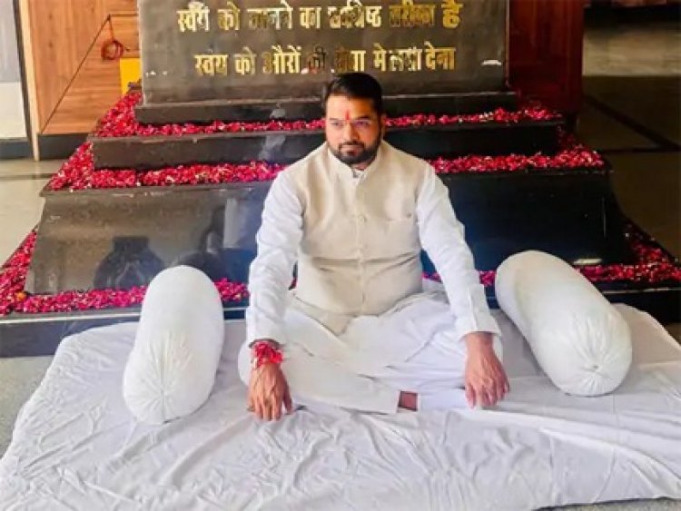 रायपुर निगम की बदहाल वित्तीय हालत पर उपवास