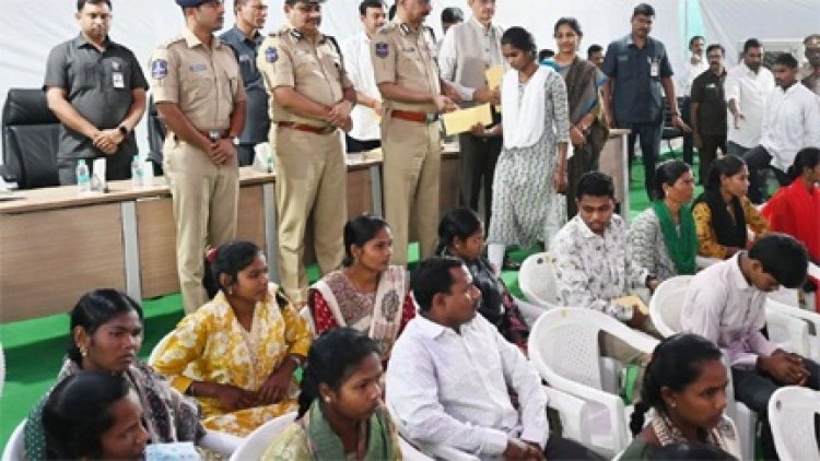 तेलंगाना पुलिस के सामने 41 माओवादियों का आत्मसमर्पण