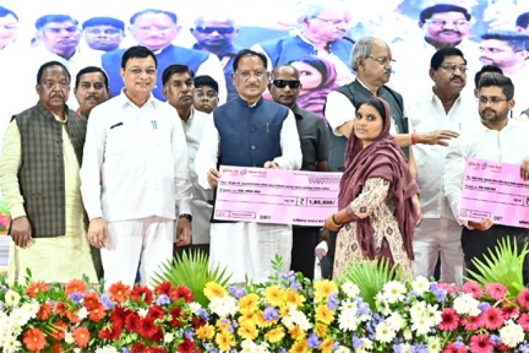 सुशासन, संवेदना और सुरक्षा : श्रमिक हित में छत्तीसगढ़ सरकार के दो वर्ष