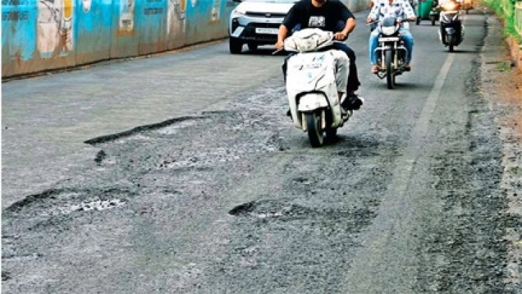 सड़कों का हाल खस्ताहाल, गड्ढे और उड़ती धूल बनी शहरवासियों की परेशानी