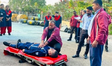 सड़क दुर्घटना में आपात स्थिति से निपटने मॉक-ड्रिल