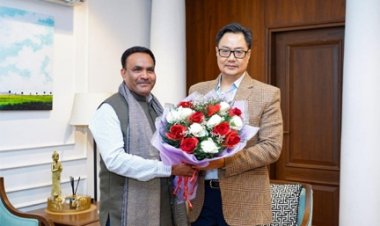 छत्तीसगढ़ राज्य वक्फ बोर्ड के अध्यक्ष डॉ. सलीम राज केंद्रीय अल्पसंख्यक मंत्री किरेन रिजिजू से सौजन्य भेंट की