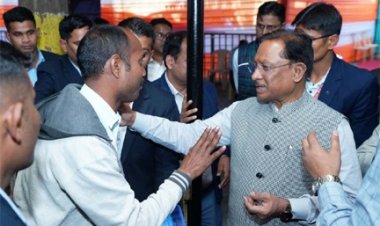 सुशासन के केंद्र में संवेदनशीलता, जनदर्शन में तत्काल सुलझी समस्याएं