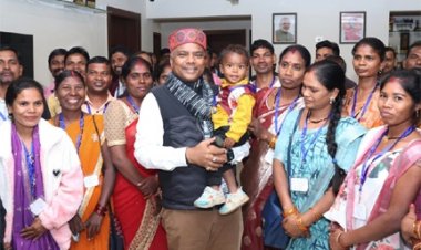 वनमंत्री केदार कश्यप से बीजापुर के पंच-सरपंचों ने की सौजन्य भेंट