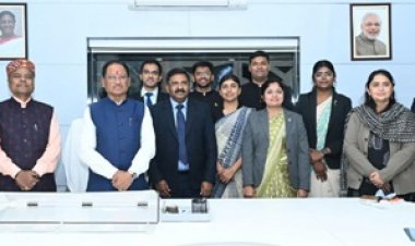 मुख्यमंत्री से भारतीय वन सेवा 2024 बैच के प्रशिक्षु अधिकारियों ने की मुलाकात