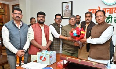 मुख्यमंत्री विष्णुदेव साय से वीर शहीद दीपक भारद्वाज स्मृति समिति के सदस्यों की सौजन्य मुलाकात