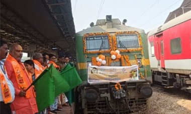 रामलला दर्शन योजना के अंतर्गत राजनांदगांव–दुर्ग रेलवे स्टेशन पर दिखा आस्था और उत्साह का अद्भुत संगम