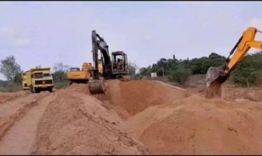 रायपुर में रेत माफिया को संरक्षण देने वाले अफसरों पर गिरेगी गाज
