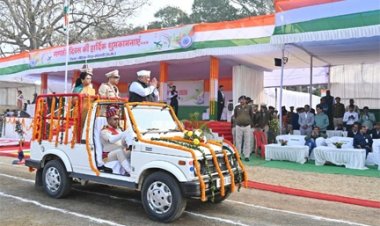 जीपीएम जिले में हर्ष और उल्लास के साथ मनाया गया 77 वां गणतंत्र दिवस