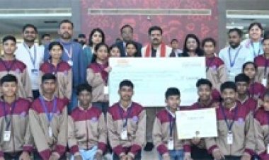 दिल्ली में आयोजित मॉडल यूथ ग्राम सभा में कोसमगुड़ा एकलव्य विद्यालय के युवाओं को मिला प्रथम पुरस्कार