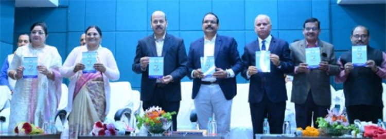 कृषि महाविद्यालय, रायपुर में नव वर्ष मिलन समारोह आयोजित : सह सेवानिवृत्त वैज्ञानिकों, प्राध्यापकों का सम्मान भी किया गया