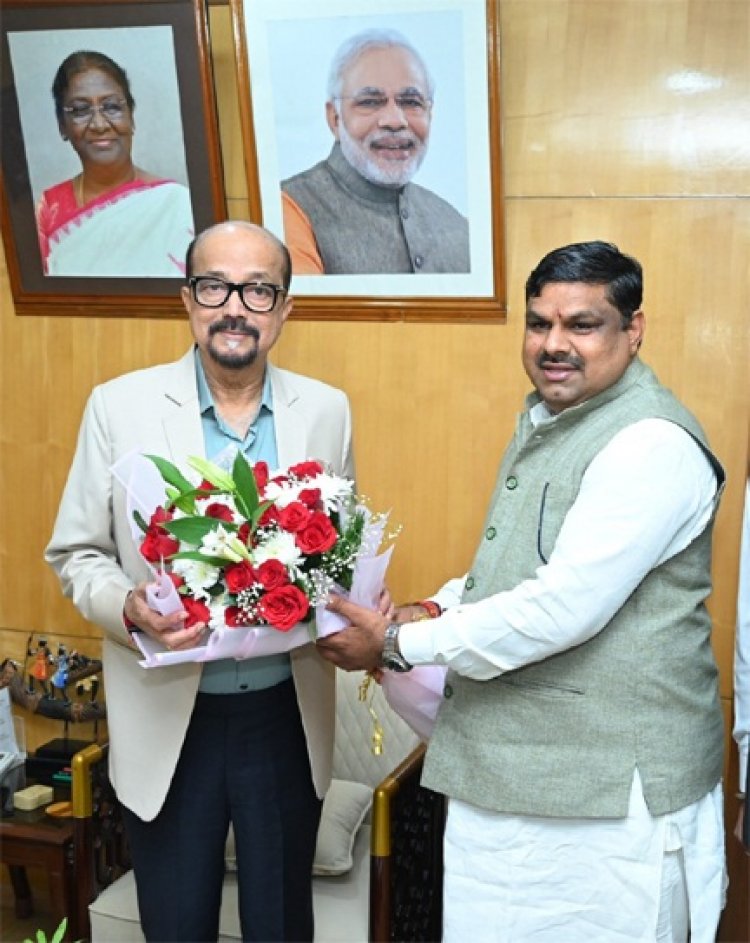 राज्यपाल डेका को स्कूल शिक्षा मंत्री गजेंद्र यादव ने दी नए वर्ष की शुभकामनाएं