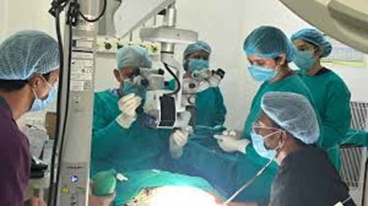 नेत्रदान से मिली रोशनी सिम्स में हुआ कॉर्निया प्रत्यारोपण का सफल ऑपरेशन,छत्तीसगढ़ आयुर्विज्ञान संस्थान (सिम्स) में