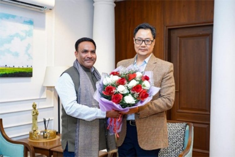 छत्तीसगढ़ राज्य वक्फ बोर्ड के अध्यक्ष डॉ. सलीम राज केंद्रीय अल्पसंख्यक मंत्री किरेन रिजिजू से सौजन्य भेंट की