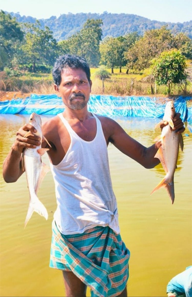 मछली पालन से बदली कृषक हड़मा कोड़ोपी की जिंदगी : प्रधानमंत्री धन धान्य योजना बनी नई उम्मीद