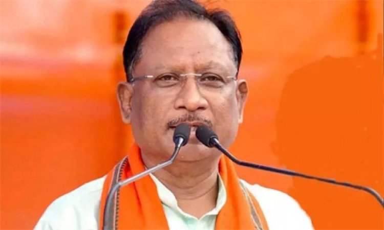 दंतेवाड़ा में 63 माओवादियों ने हिंसा का रास्ता छोड़कर लोकतंत्र और विकास की मुख्यधारा से जुड़ने का लिया संकल्प