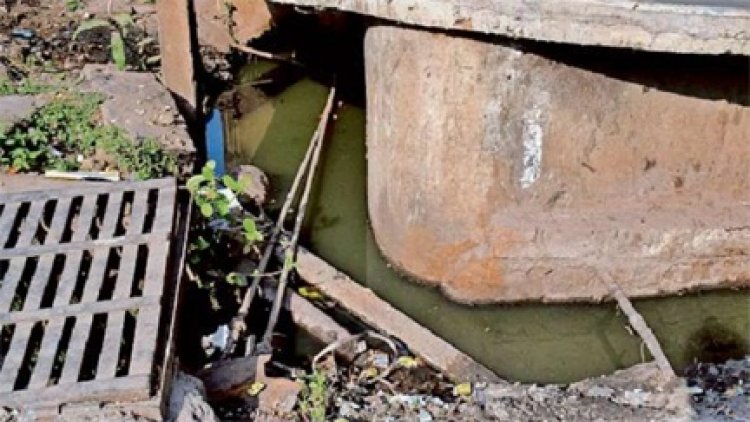 नलों से आ रहा गंदा बदबूदार पानी