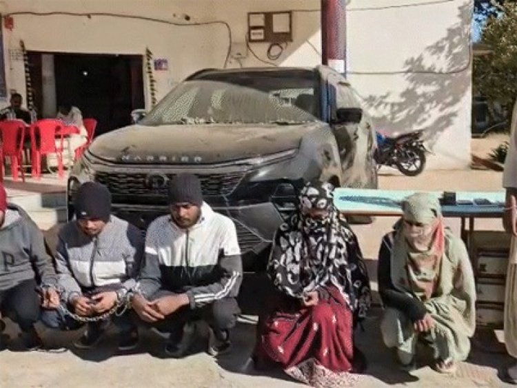 बॉयफ्रेंड संग मिलकर 4KG सोना, 15 लाख कैश चुराए