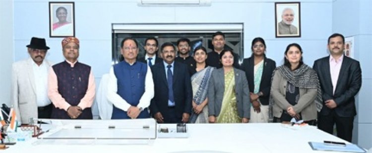 मुख्यमंत्री से भारतीय वन सेवा 2024 बैच के प्रशिक्षु अधिकारियों ने की मुलाकात