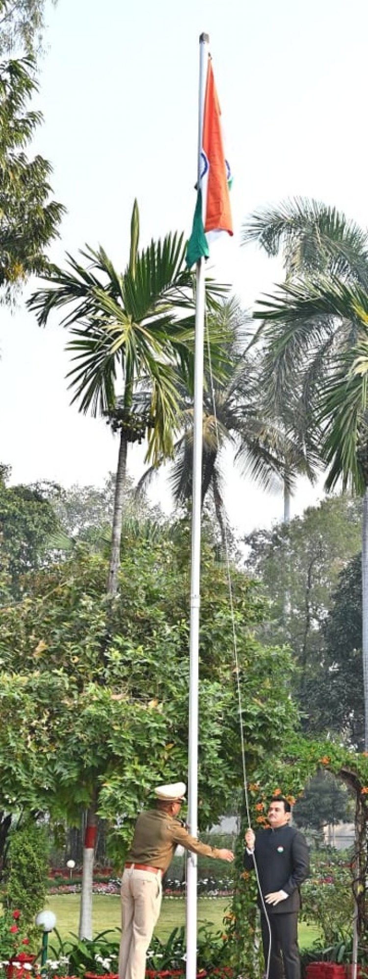 मुख्यमंत्री निवास कार्यालय में हर्षाेल्लास के साथ मनाया गया गणतंत्र दिवस