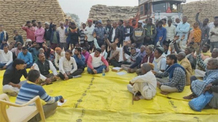 अंबिकापुर में धान खरीदी पर मचा बवाल