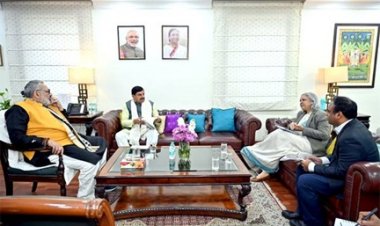 मुख्यमंत्री डॉ. यादव ने नई दिल्ली में केन्द्रीय वस्त्र मंत्री गिरिराज सिंह से की मुलाकात