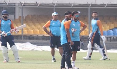 इंदौर के होलकर स्टेडियम में आज मध्य प्रदेश और जम्मू-कश्मीर के बीच क्वार्टर फाइनल मैच