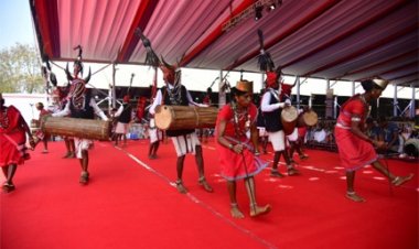 राष्ट्रपति के समक्ष बास्तानार के युवाओं ने ‘गौर नृत्य’ से बिखेरे अद्भुत लोक-रंग