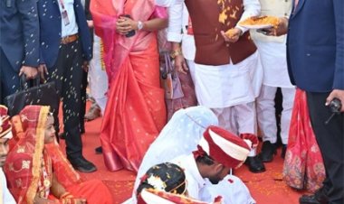 बौद्ध परंपराओं के साथ छह नवदंपत्तियों ने लिया जीवनभर साथ निभाने का संकल्प