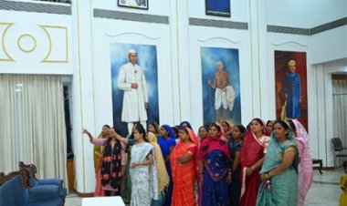 राज्यपाल के गोद ग्राम टेमरी के ग्रामीणों ने किया लोकभवन का भ्रमण