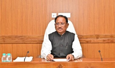 मुख्यमंत्री विष्णु देव साय की अध्यक्षता में आज यहाँ विधानसभा परिसर स्थित सभाकक्ष में मंत्री परिषद की बैठक शुरू